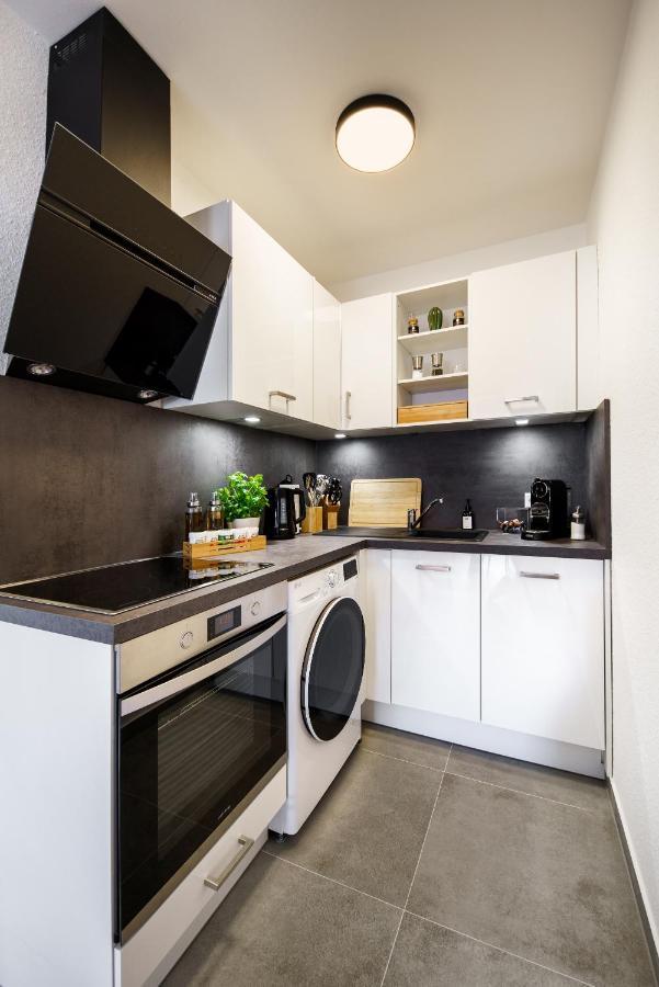 Staytona - Parkpl. - Balkon - Wlan - Netflix - Wfh Taunusstein Bagian luar foto