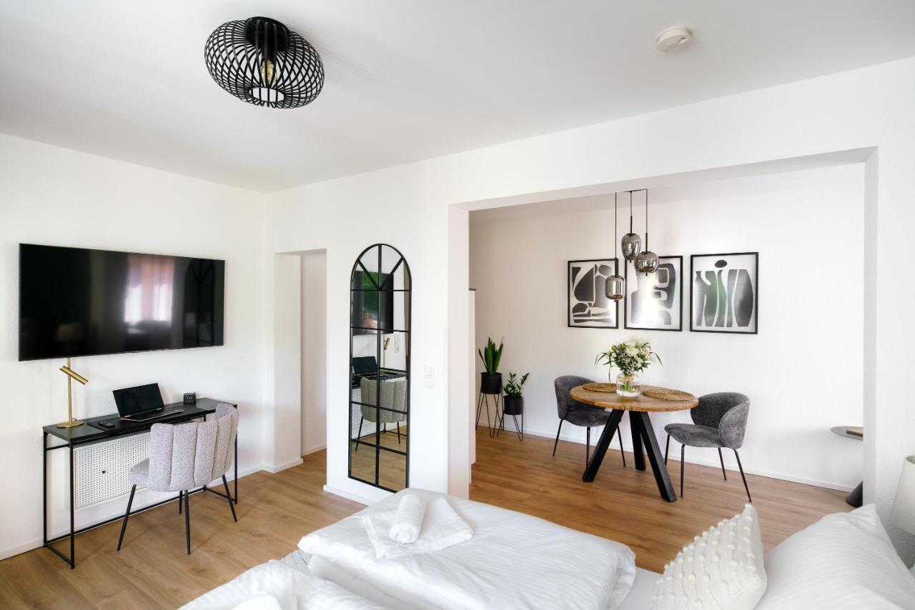Staytona - Parkpl. - Balkon - Wlan - Netflix - Wfh Taunusstein Bagian luar foto